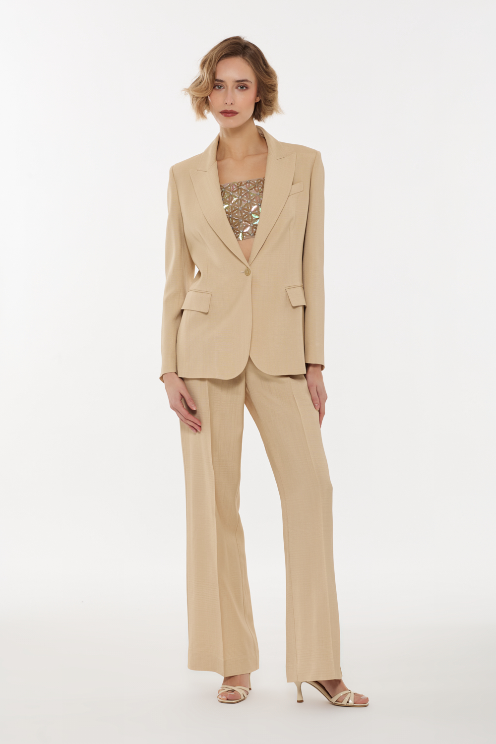 RANIAD232214_087_S26,alt-0