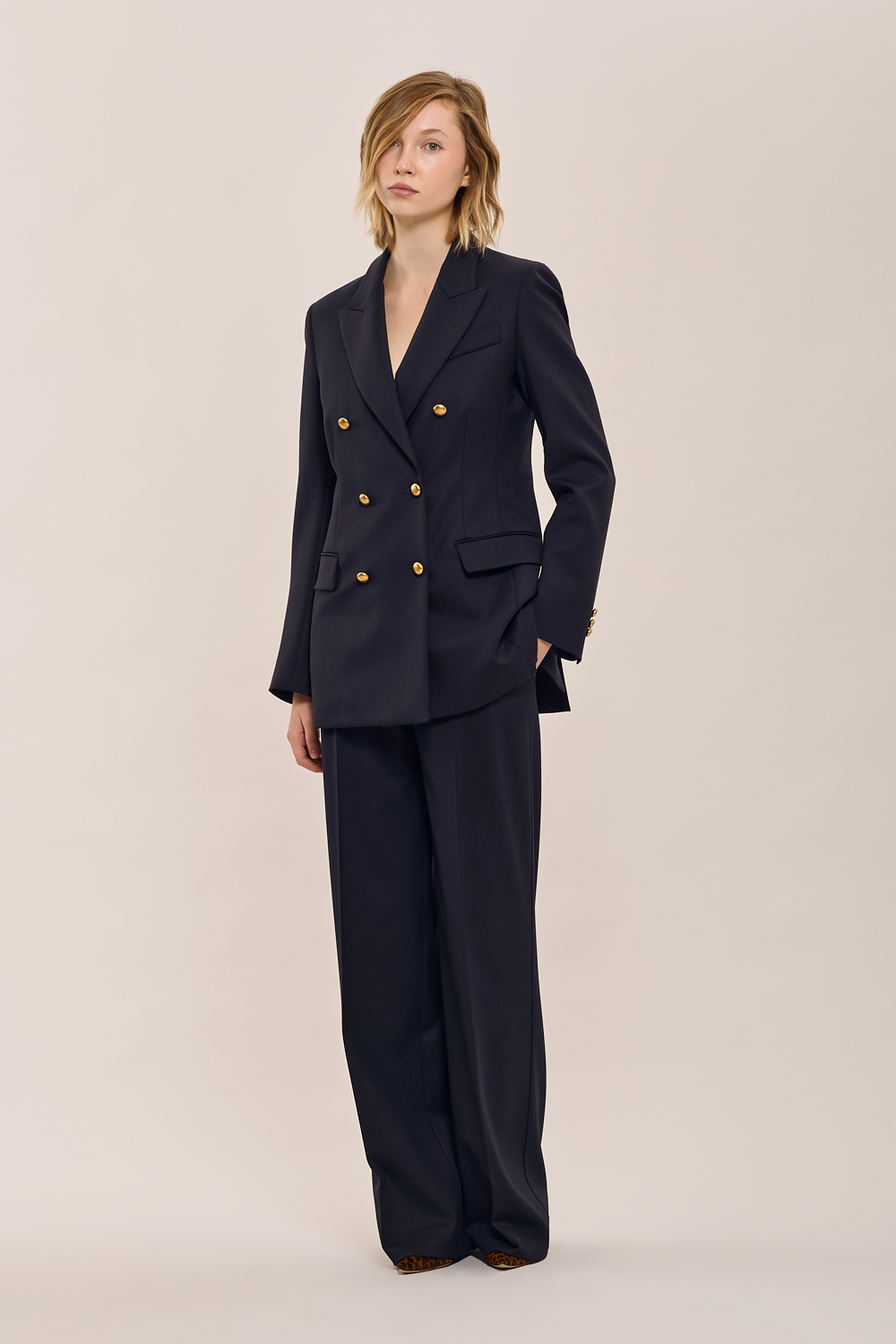 LILIUXY25D231491_012_A25,alt-1