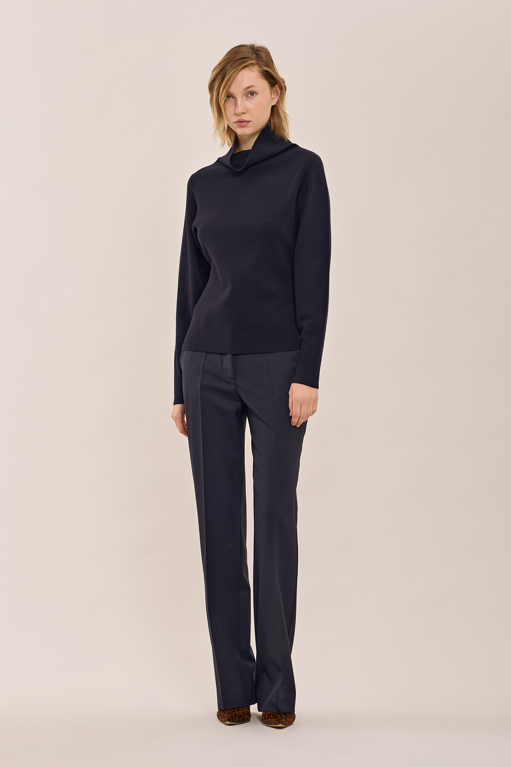 LILIUXY25D230131X_012_A25,alt-2