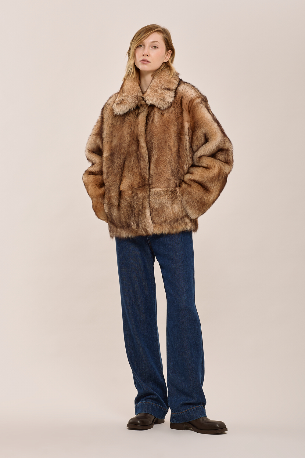 MARYD470080_004_A25,alt-1