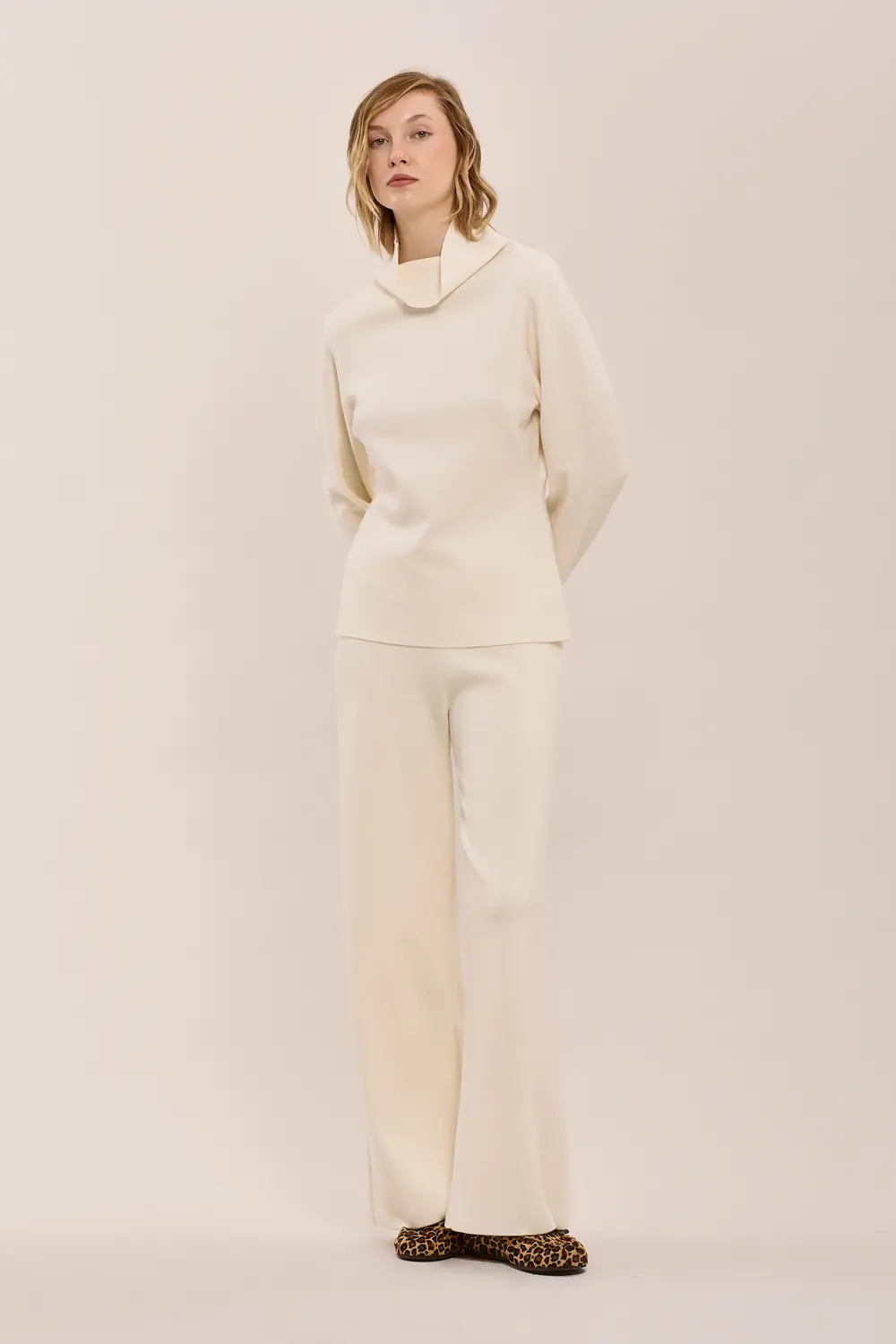 LOOK25D570598_002_A25