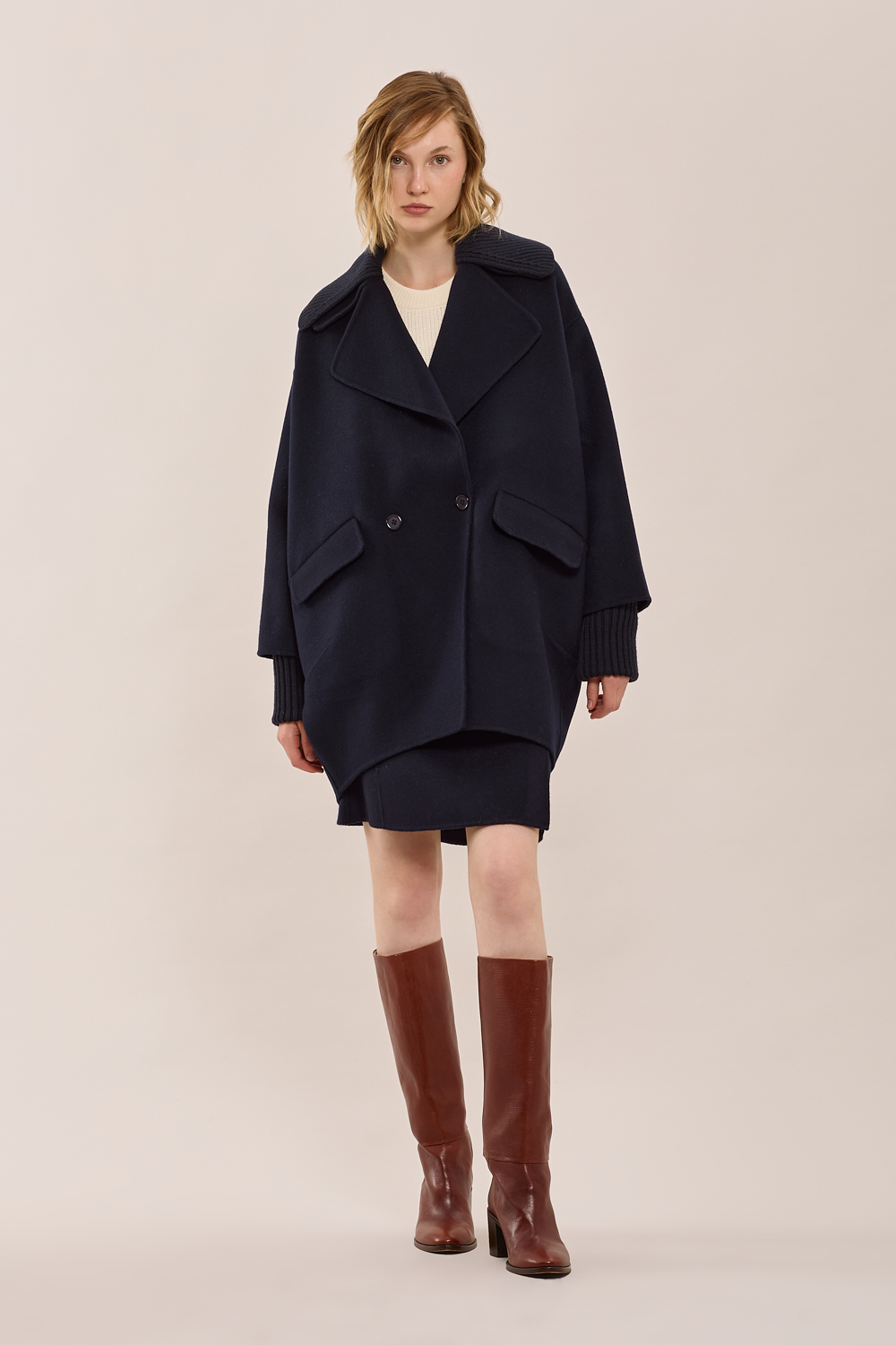 LEAK25D621522_012_A25,alt-1