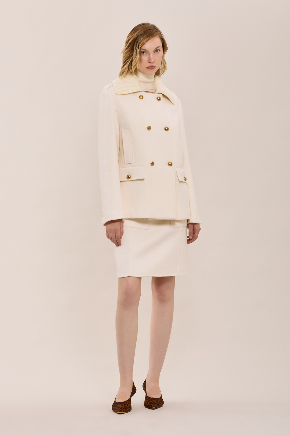 LEAK25D621540_002_A25,alt-2