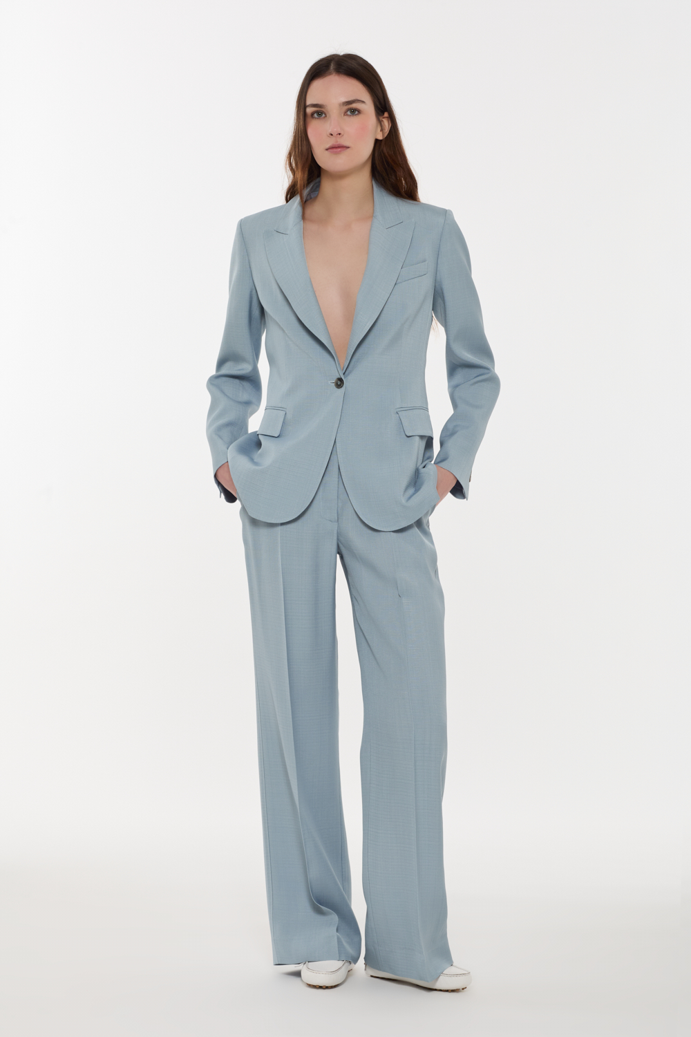 RANIAD232214_011_S26,alt-2