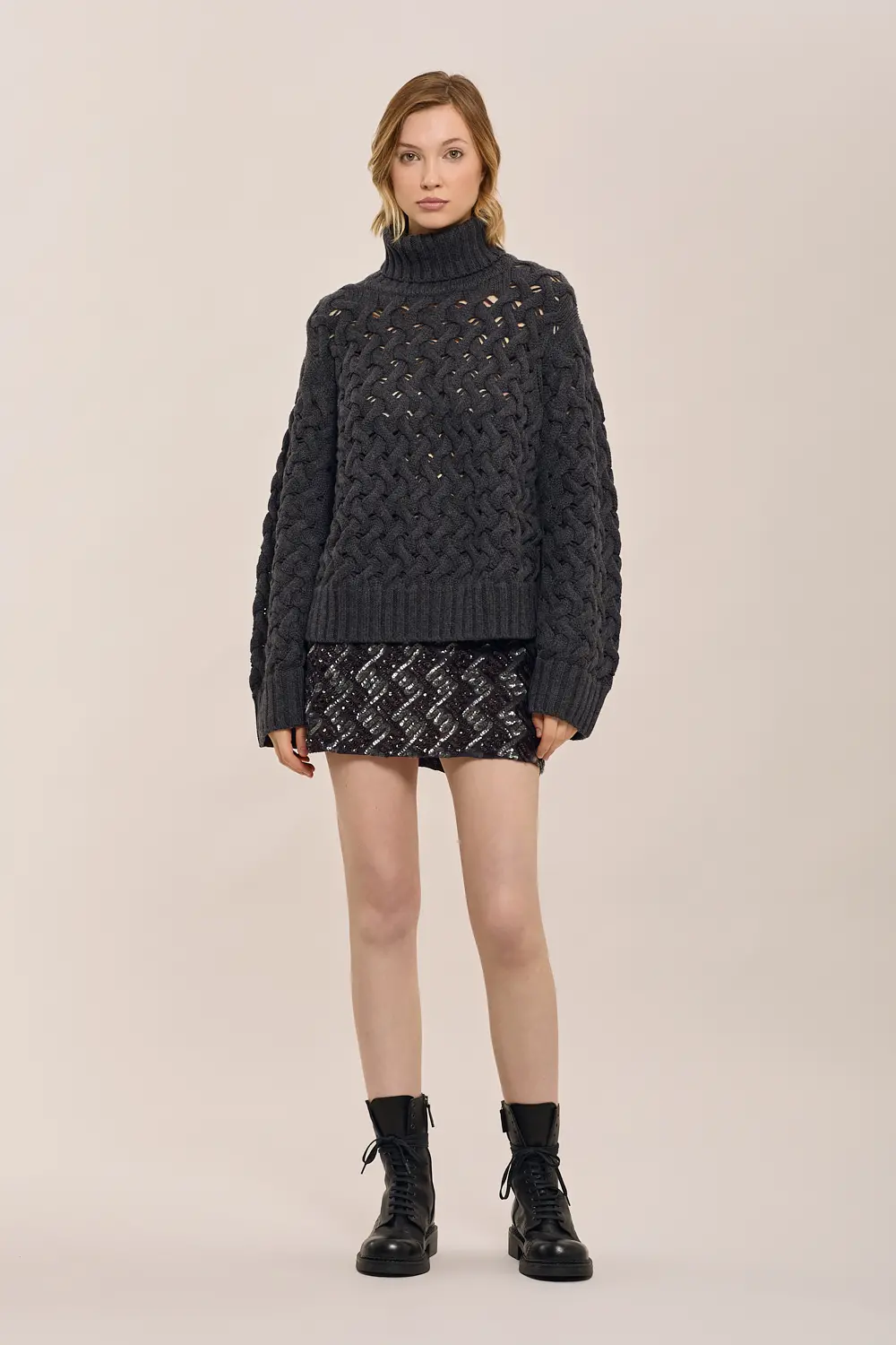 LADYBRAIDD512949_020_A25