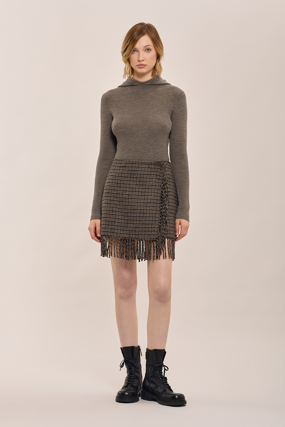 LEILA25D500713_024_A25,alt-2