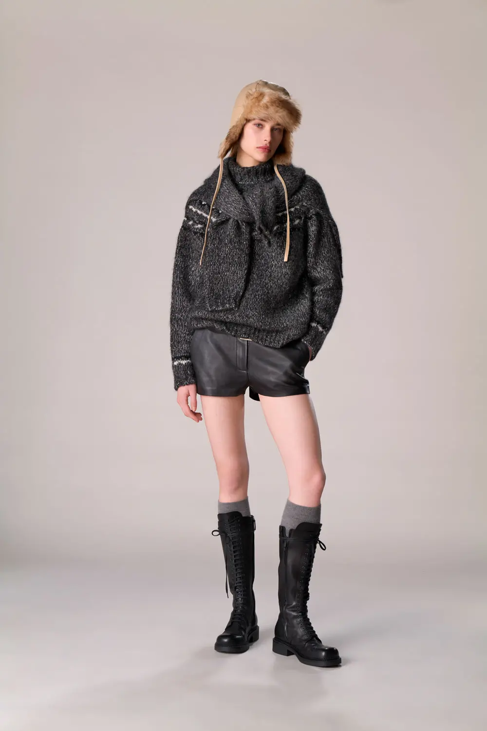 LAILAJD512141_837_A25