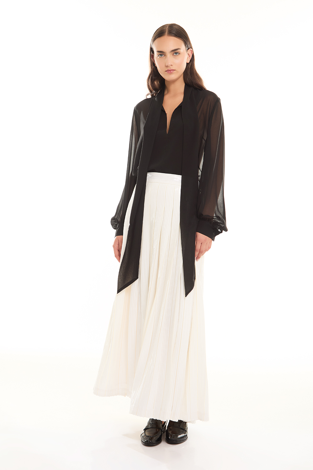 GODOTD600520_002_A24