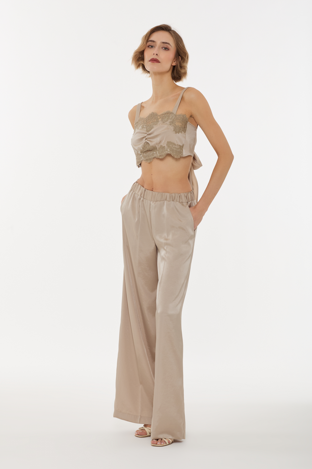 PAKYD232286_004_S26,alt-2