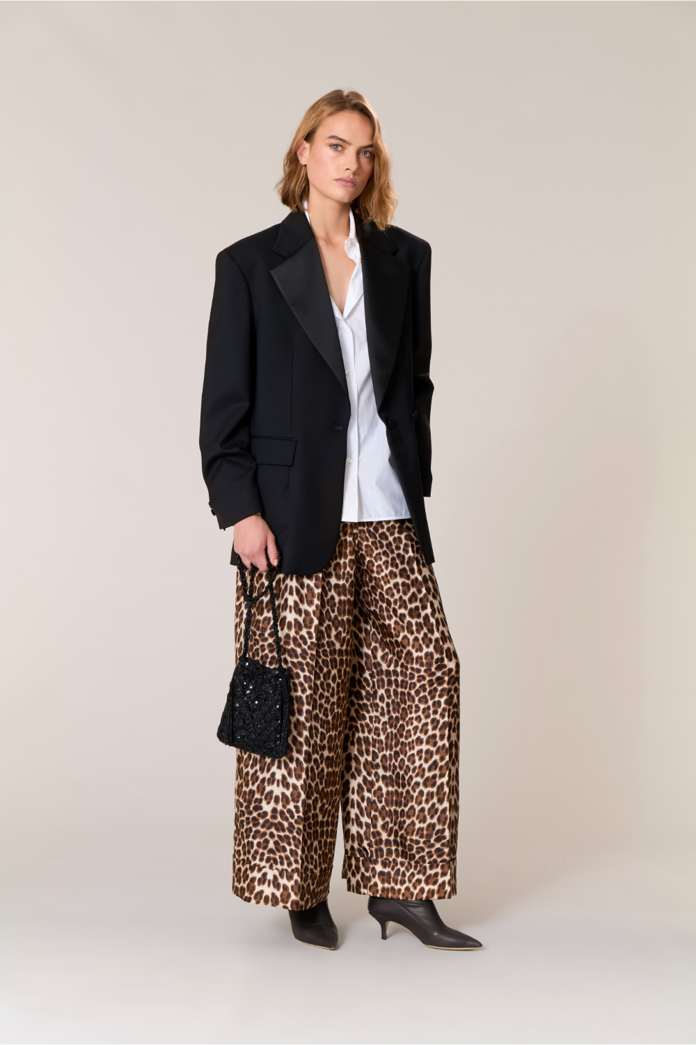 LILIUXY25D420335_013_A25,alt-2