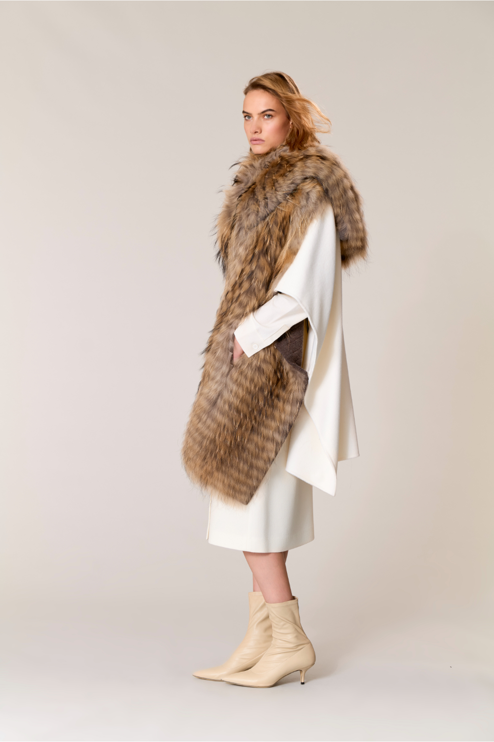 LEAK25D480521_002_A25 LEAK25D480521_002_A25,alt-1