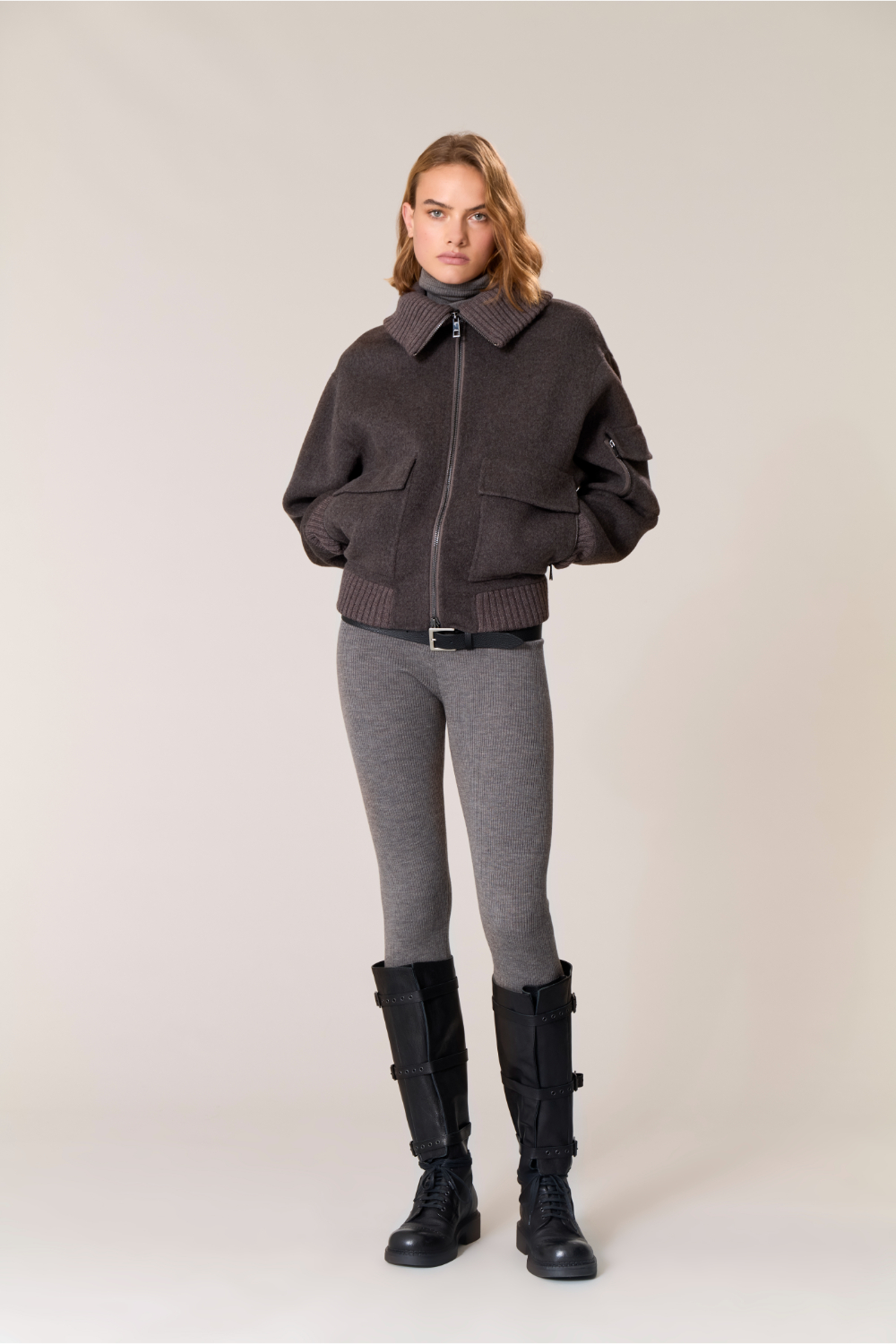 LEILA25D570609_024_A25