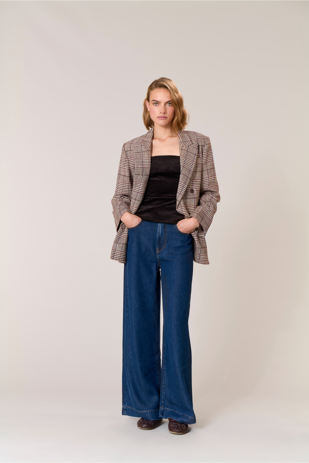 CLALUD313319_086_A25,alt-1