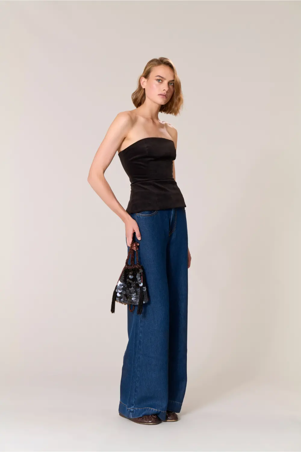 CLALUD313319_086_A25