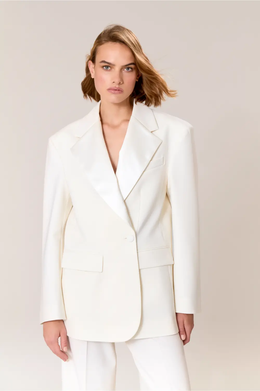 LILIUXY25D420335_002_A25