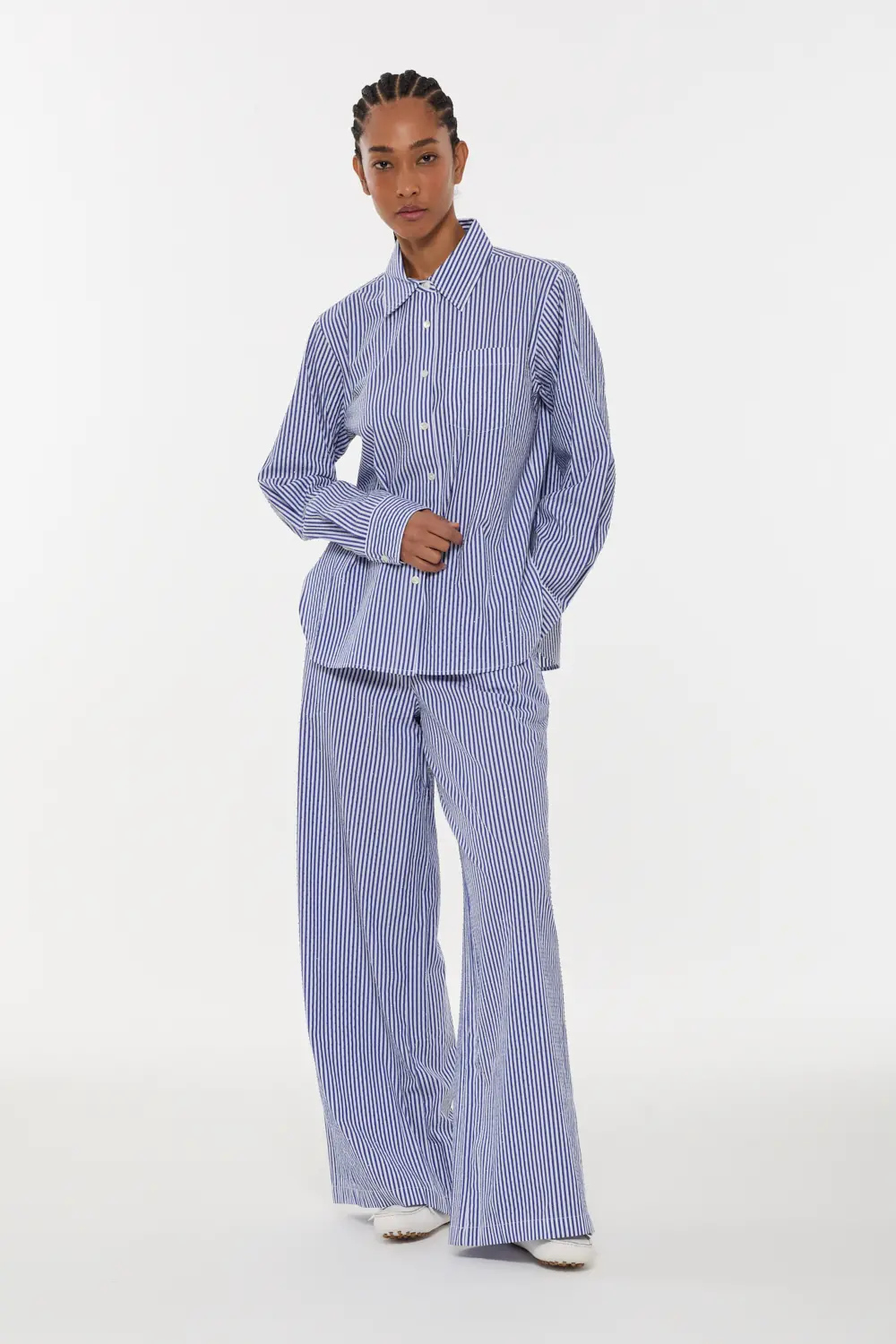 CASHINED380646_883_S26