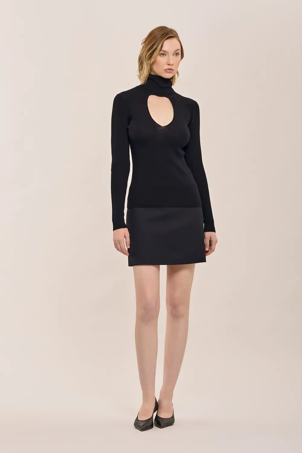 LEILA25D512945_013_A25