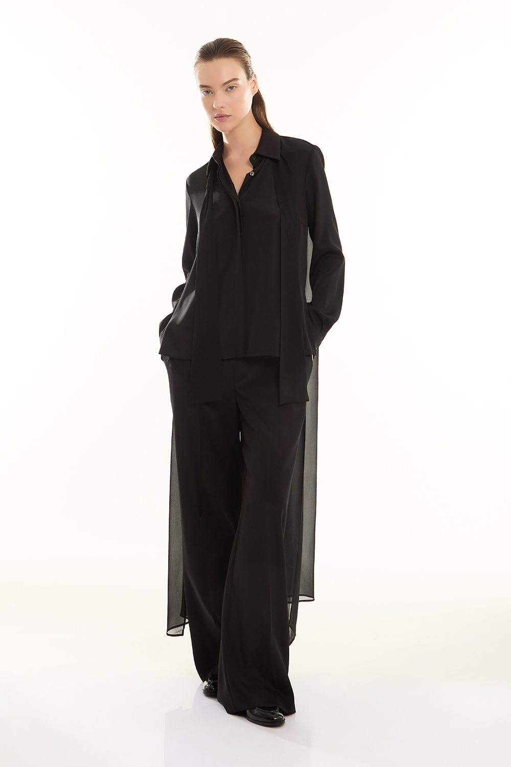 SOIREED232329_013_A24