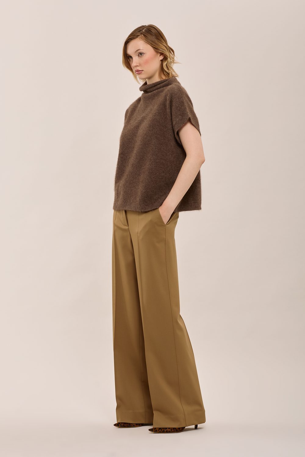 LILIUXY25D231491_006_A25