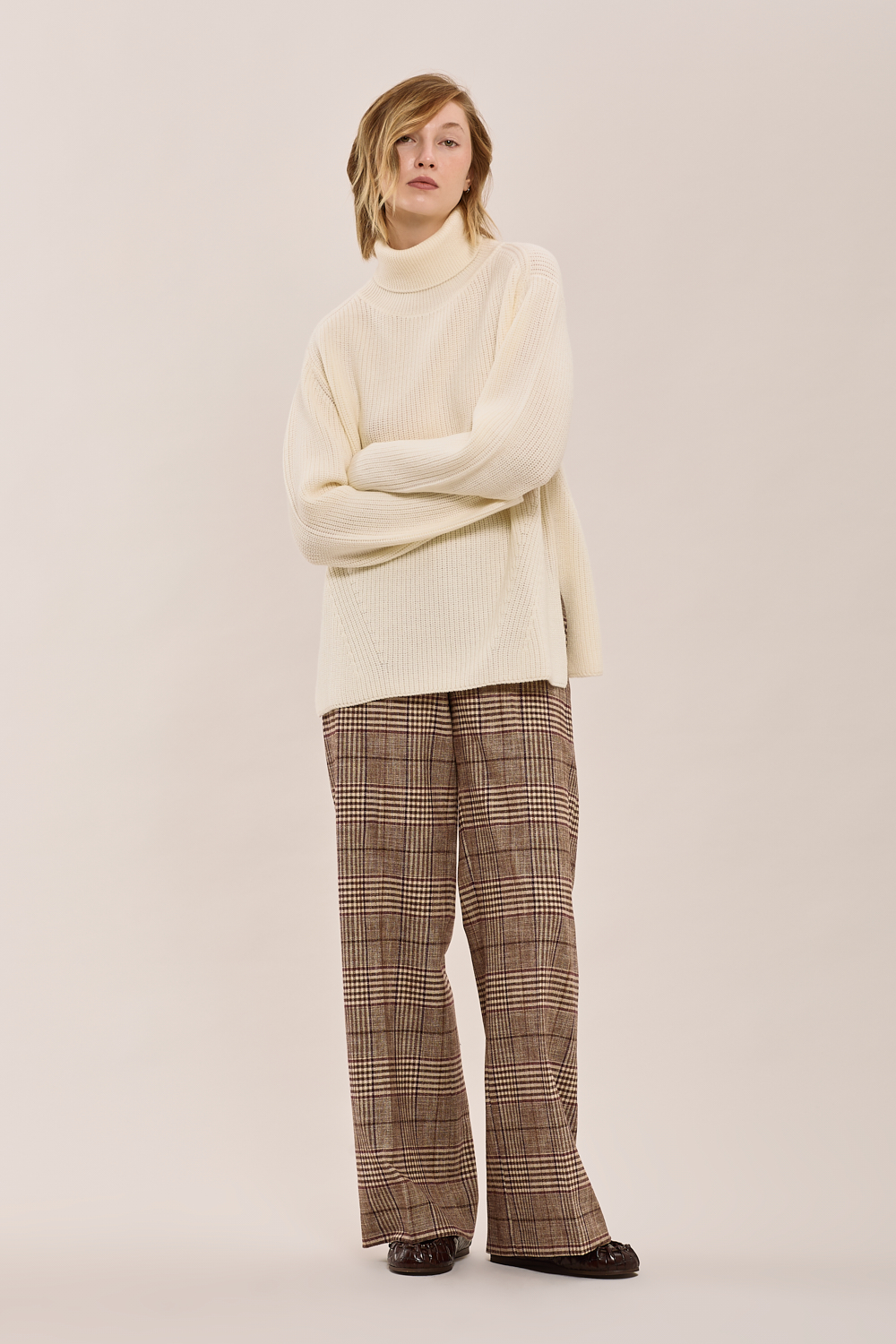 LADYBLUMD512950_002_A25,alt-1