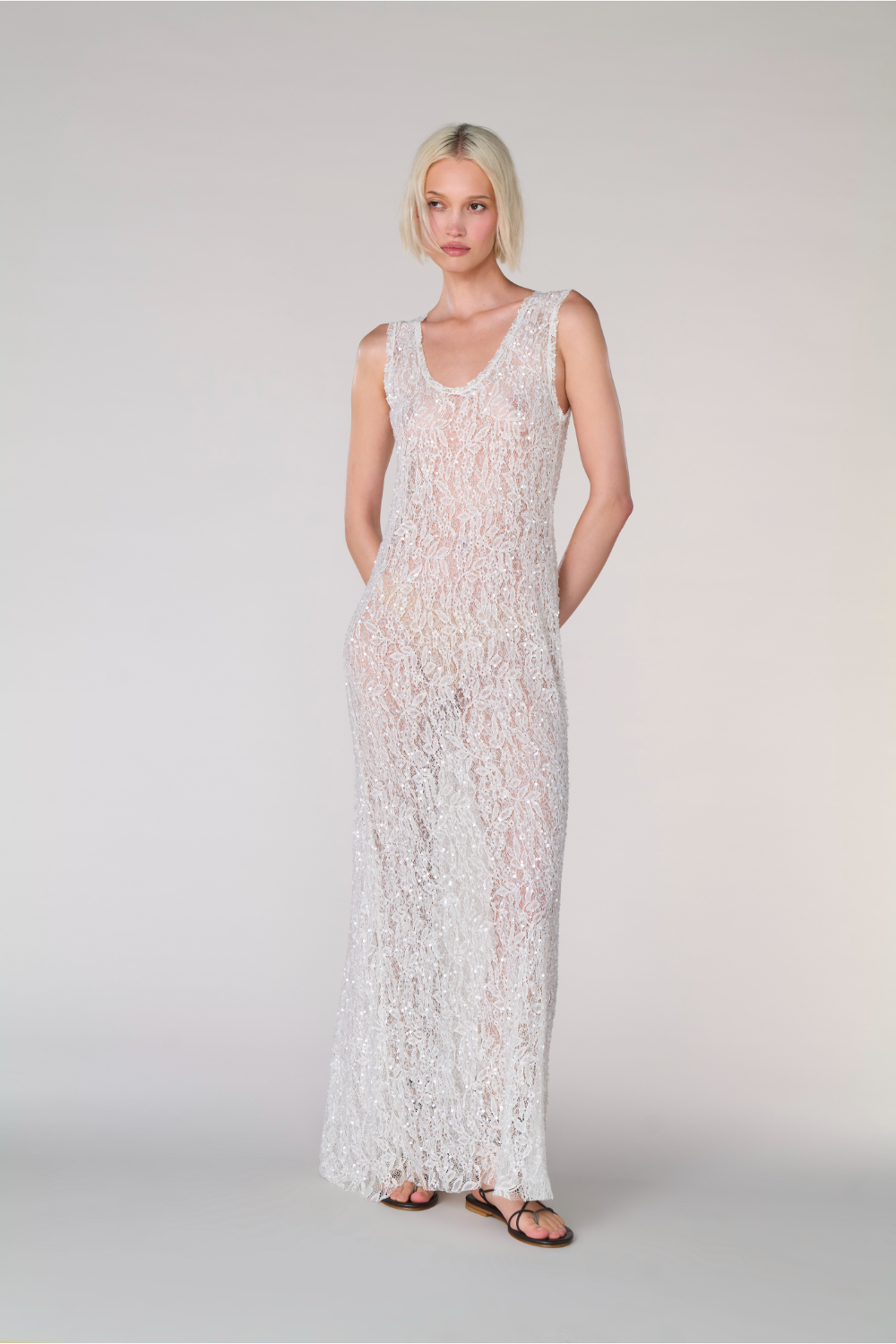 NOODLESD722562_002_S26